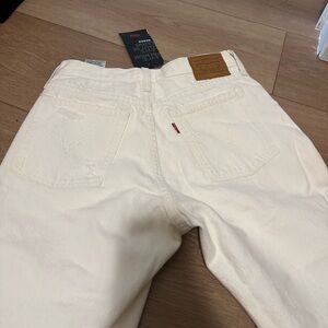 White Levi’s Wedgie